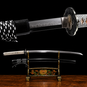 Katana Yoiyami (Ocel T10 con Hamon)